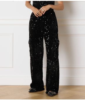 refined-department-128548-zwart 1